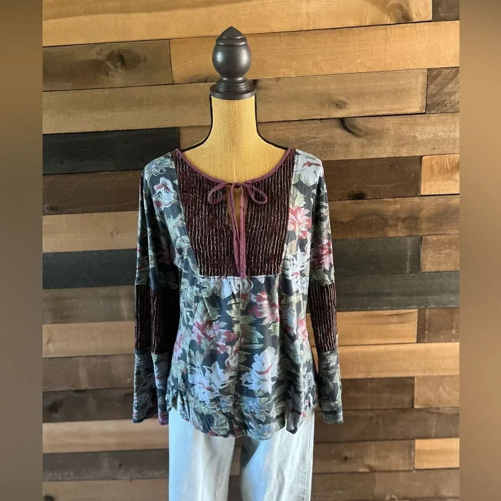 Little Journeys Chicago Boho Bell Sleeve Long Sleeve Top - Picture 2 of 9